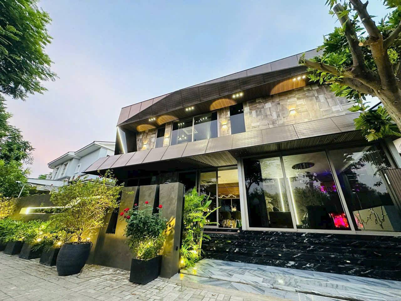 Biệt Thự Compound 67 Hưng Thái 2 Phú Mỹ Hưng Q7